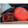 Image 2 : Lot of hard hats