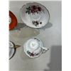 Image 3 : 2 Vintage Aynsley teacups and saucers & 1 Vintage Roslyn teacup and saucer