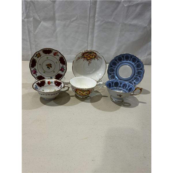 3 Vintage teacups and saucers (York, windsor and Royal Bayreuth)