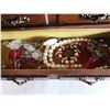Image 5 : Vintage Jewelry Music Box with Jewelry