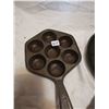 Image 3 : 2 Cast Iron Pans