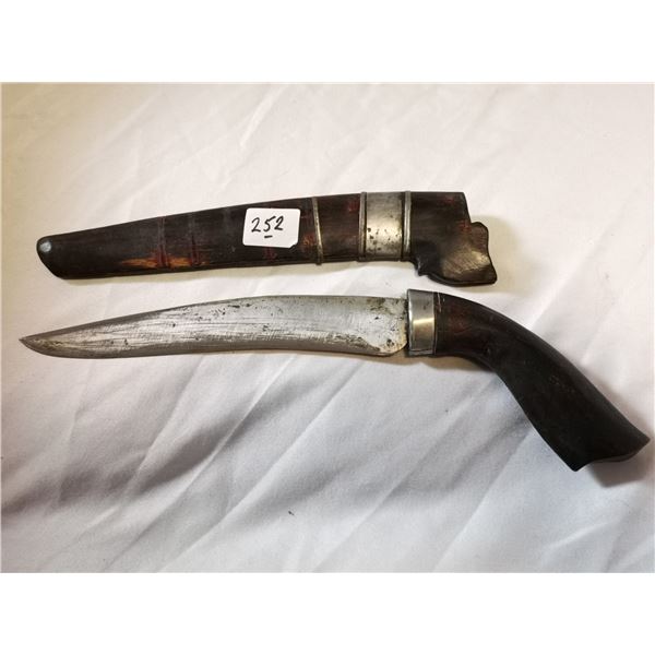 7" Blade Vintage Knife in Wooden Holder
