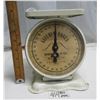 Vintage Kitchen Queen Household scale