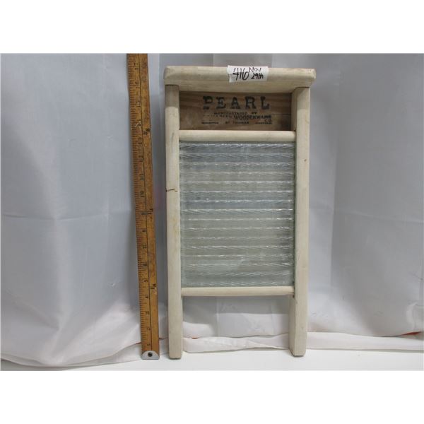 Small Glass Pearl Washboard