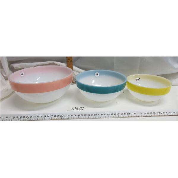 Set of 3 Colonial Band Fireking nesting bowls