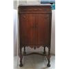 Victrola Cabnet style wind-up phonograph (working condition)