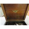 Image 5 : Victrola Cabnet style wind-up phonograph (working condition)