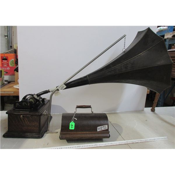 Edison Standard Cylinder phonograph with Iq horn (working)