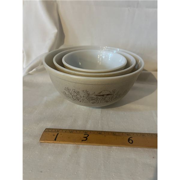 3pc Pyrex bowl set - 6", 7", 9" - Forest Fancies pattern