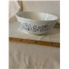 Image 3 : 10" Pyrex bowl - Colonial Mist pattern