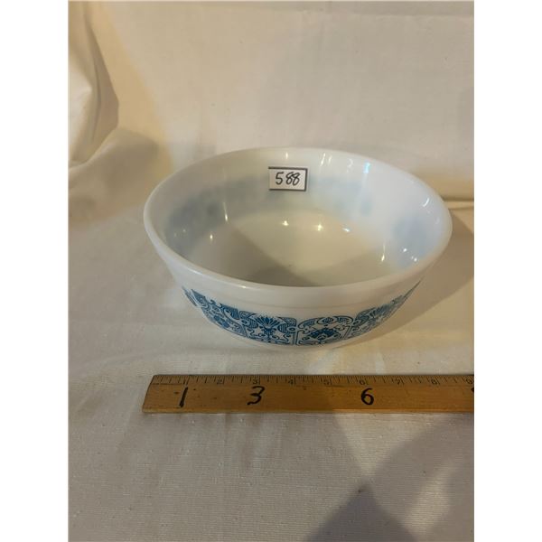 9" Pyrex bowl - Horizon Blue pattern