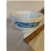 Image 3 : 9" Pyrex bowl - Horizon Blue pattern