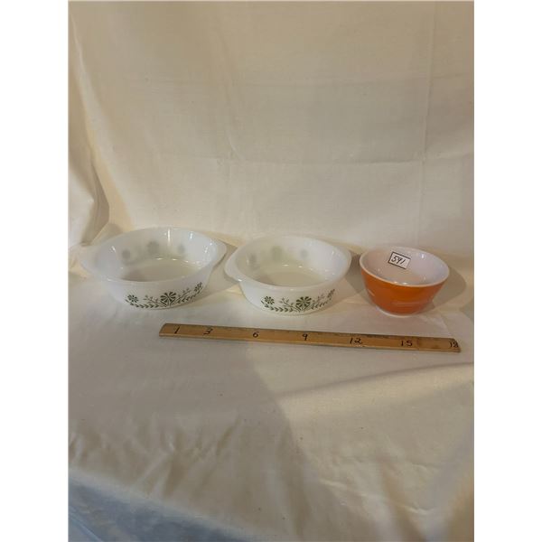3 bowls - 1x Pyrex 6", 2x 8" Glasbake