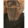Image 5 : Peter Wright 90lb anvil - 1925, Made in England, with wooden block stand