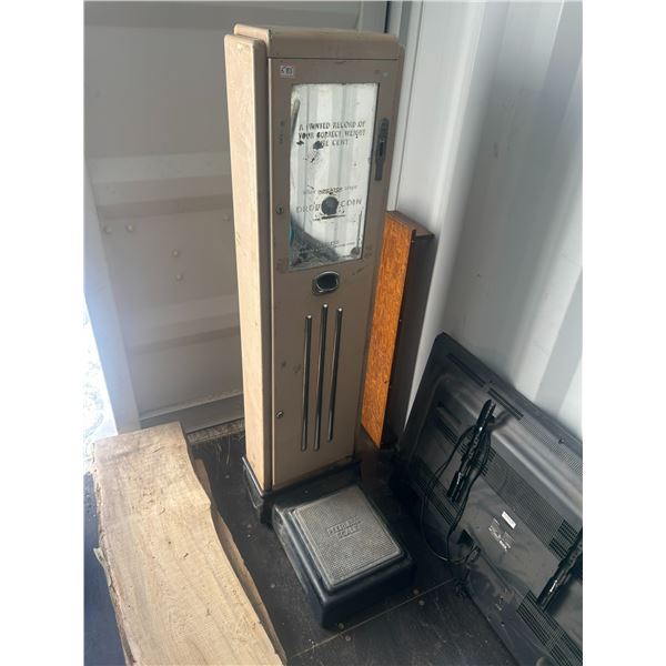 Penny Scale - Peerless Scale Comp. New York, 65"H x 16"W