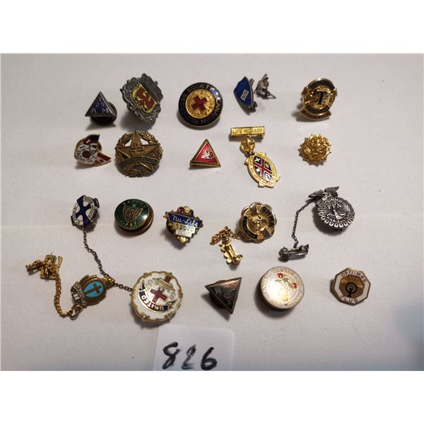 Lots of 20 Vintage Pins