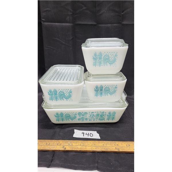 Pyrex , Butterprint or Amish fridgie set complete