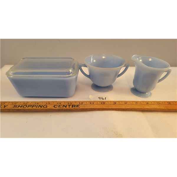 Pyrex delphite 502 fridgie & cream & sugar
