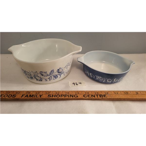 Pyrex colonial mist474&471, no lids