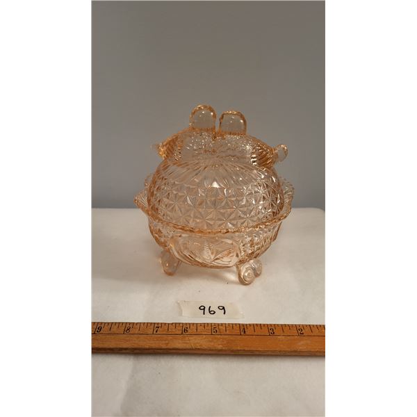 Lovebirds on nest peach, like new condition