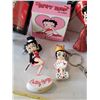 Image 3 : Betty Boop collector's Valentine group.