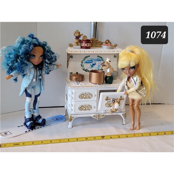 Vintage Rainbow High dolls  Sunny Madison & Skyler Bradshaw & old stove.