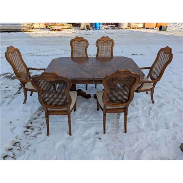 Sklar-Peppler Inc 610-30T Wood Table Top W/ Two Table Leaves, and (6) Chairs (2) Arm Chair Style w/ 