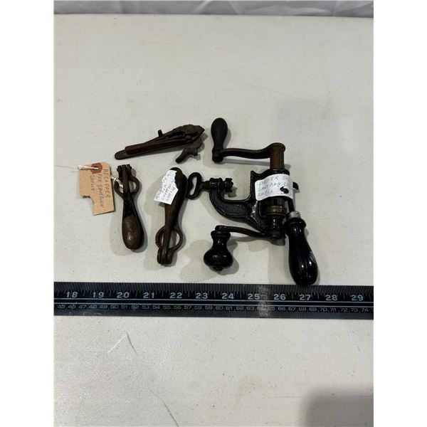 Vintage paper shell shortgun crimper and vintage recapper
