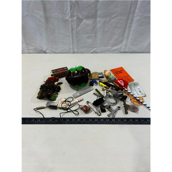 Assorted vintage items