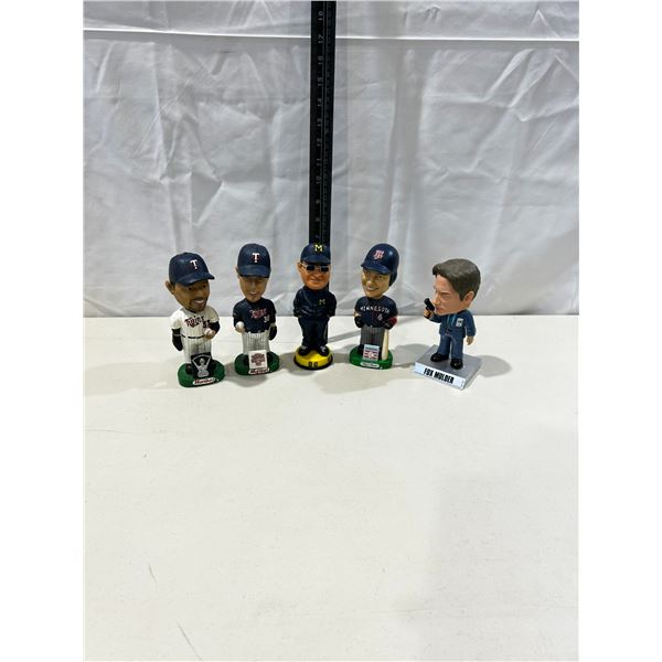 5 baseball bobble heads