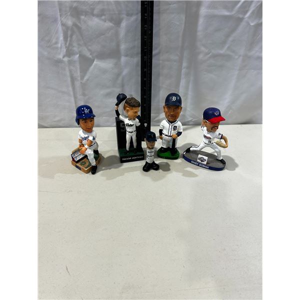 5 baseball bobble heads