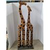 Image 1 : Giraffe statue- 38"H