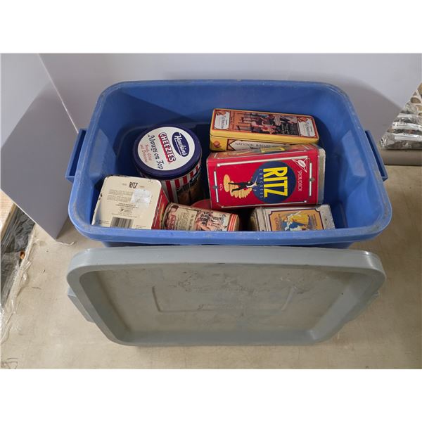 Tub with various tins