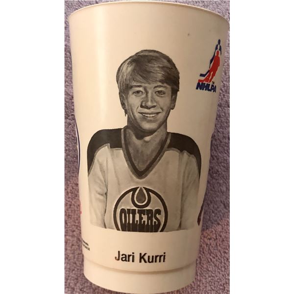 1980-81 7-ELEVEN NHL SLURPEE CUPS - JARI KURRI