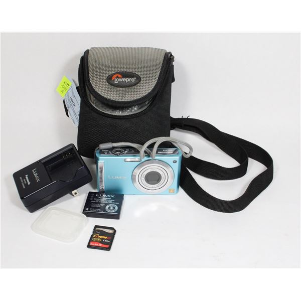 PANASONIC DIGITAL CAMERA WITH CHARGER AND CASE