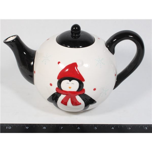 PENGUIN THEMED TEA POT