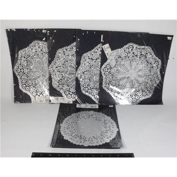 LOT OF 5 CHRISTMAS DOILIES SILVER IN COLOUR