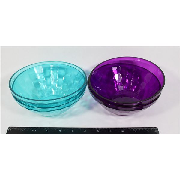 FOUR MATCHING STYLE TUPPERWARE BOWLS