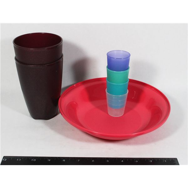 TRAY OF ASSORTED TUPPERWARE, MOSTLY