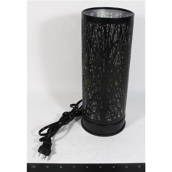 DECORATIVE METAL TABLE TOP LAMP