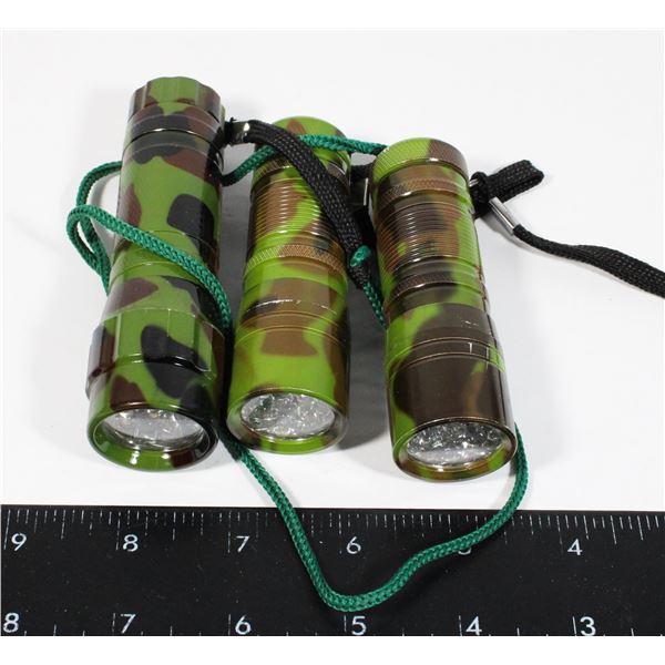 BUNDLE OF FLASHLIGHTS