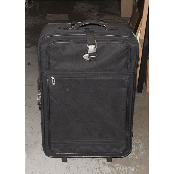 LARGE TRAVEL SIZE SUITCASE