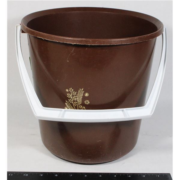 VINTAGE BROWN PLASTIC PAIL