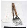 Image 1 : BARBECUE TOOLS WITH APRON