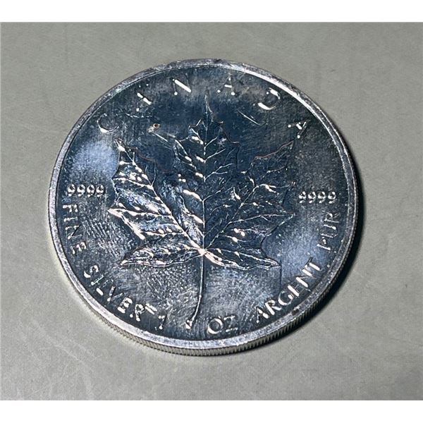 2005 $5 Canadian Maple, 1oz, 0.999 Fine Silver Round.
