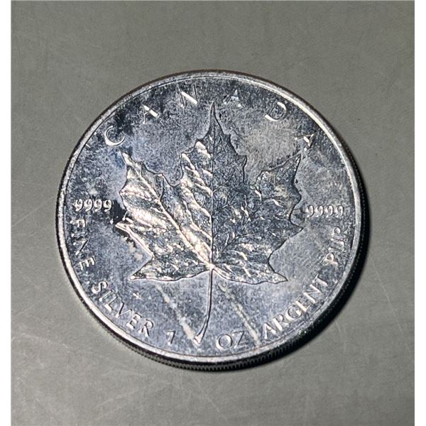 2008 $5 Canadian Maple, 1oz, 0.999 Fine Silver Round.