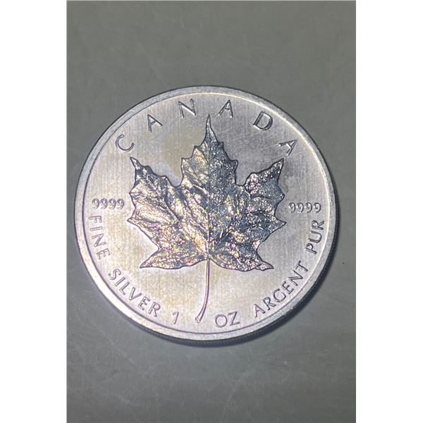 2012 $5 Canadian Maple, 1oz, 0.999 Fine Silver Round.