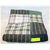 Image 1 : HOME-MADE GREEN PLAID QUILT 54"X40"