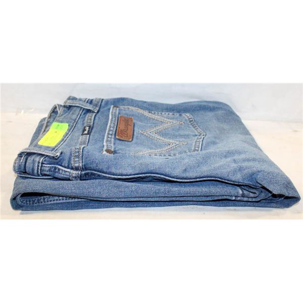 WOMENS 31X34 WRANGLER BLUE JEANS FLARED