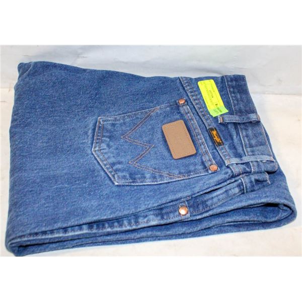 MENS 34X36 WRANGLER BLUE JEANS